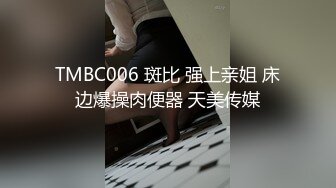 漂亮熟女人妻 光着屁屁在厨房干家务 这大肥臀看着太诱惑了受不了 上去就是一顿无套猛怼 内射