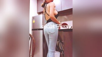 【新速片遞】   丰满熟女 ♈·桃子冰妈妈·♈：油亮灰丝勾引儿子，握住钟诚的阳物插入阴道，演绎的乱伦情节 真棒！