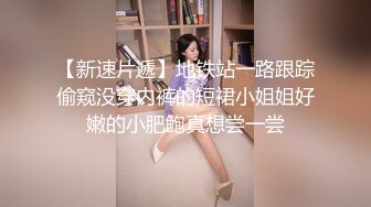 床上有个极品骚美女