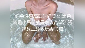 是小逗逗 咖啡色工匠服 迷人的丽质 曼妙苗条身姿明艳动人