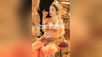 【新片速遞】  十一月最新流出❤️手持厕拍❤️大神尾随3个美女进酒店女厕偷拍她们尿尿逼逼还挺嫩的