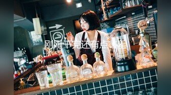  约高颜值白皙甜美御姐到酒店极品撩人风情坐在床上立马情欲沸腾硬邦邦压上去对准逼逼猛力轰击冲刺