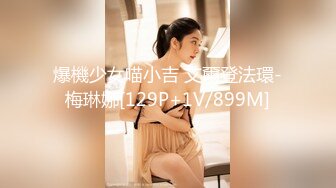 【新片速遞】  商场女厕全景偷拍❤️蓝色牛仔裙妹妹轻轻擦穴毛毛很少